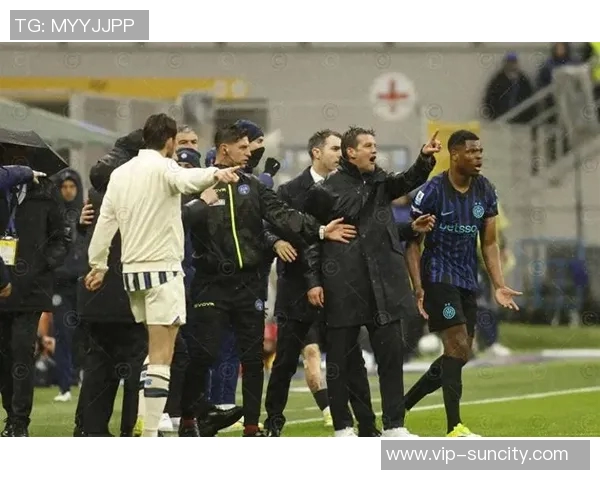 克尔斯托维奇受伤流血仍勇敢罚球助亚特兰大获胜队友们称赞他是英雄